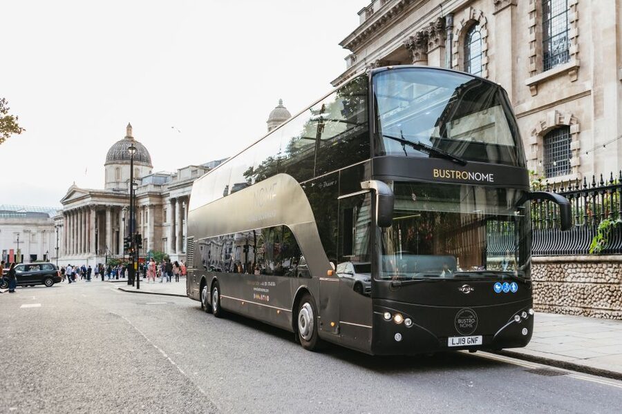 London: 6-Course Gourmet Dinner on a Luxury Coach - The atmosphere: polished, social, and sometimes noisy