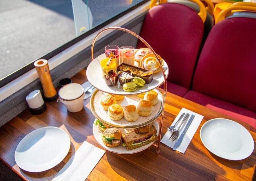 London: Afternoon Tea Bus with a Glass of Prosecco - How the afternoon tea is served