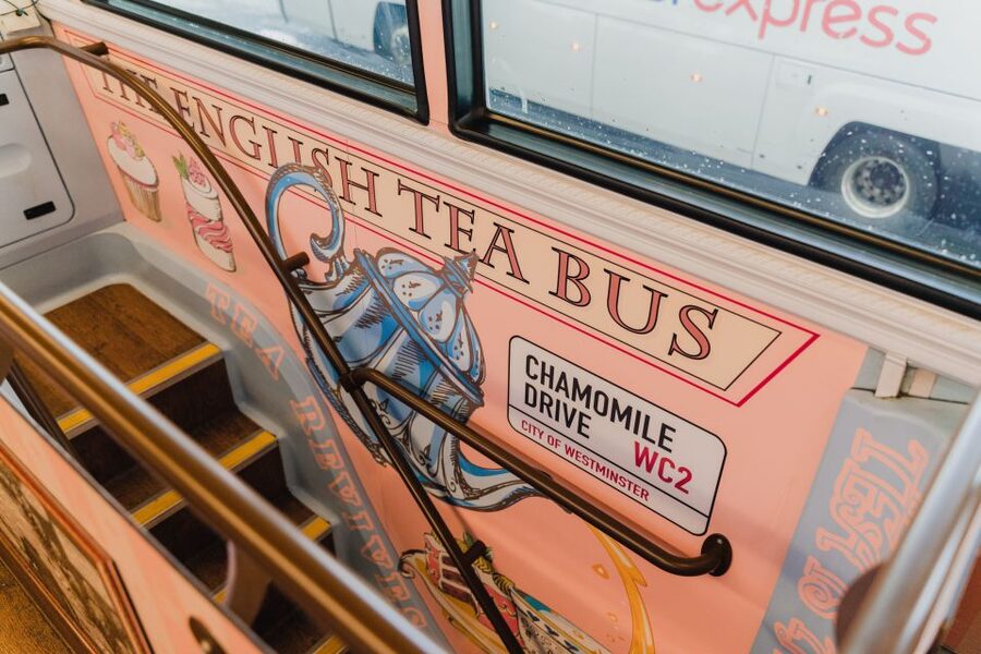 London: Afternoon Tea Bus with a Glass of Prosecco - Choosing upper deck or lower deck