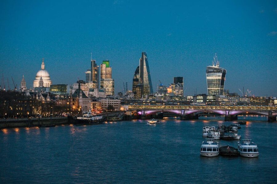 London: Big Bus Panoramic Evening Tour by Open-Top Bus - The Tower of London and the evening river corridor