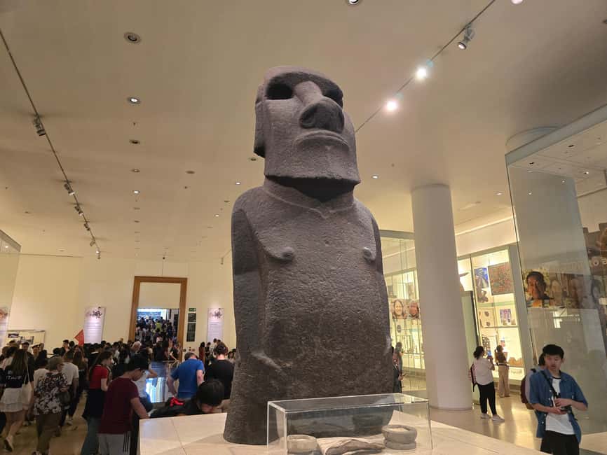 London: British Museum Guided Tour with Priority Entrance - Guides, headsets, and the feel of the group