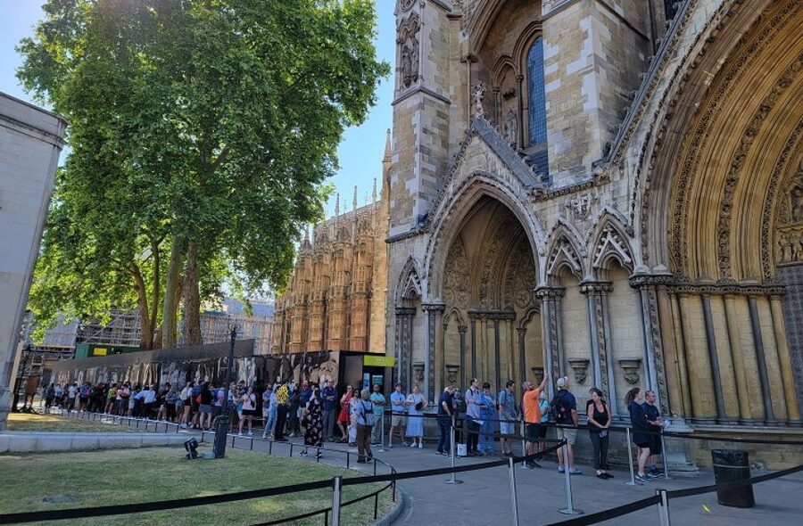 London: Buckingham, Big Ben & Westminster Abbey Tour - Who should book this London tour?
