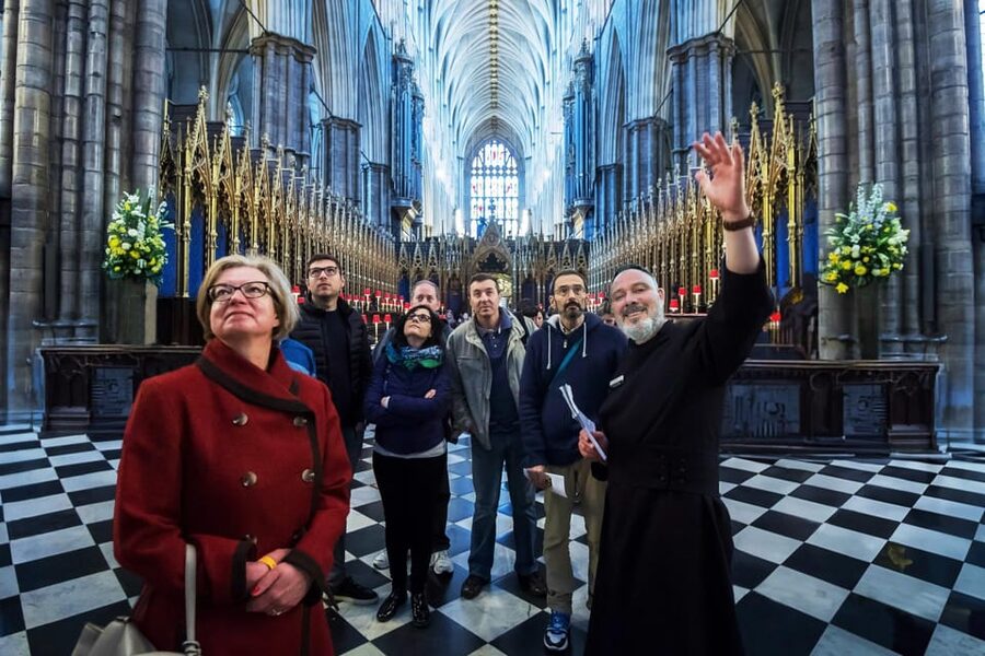 London: Buckingham, Big Ben & Westminster Abbey Tour - Parliament Square is an efficient starting point