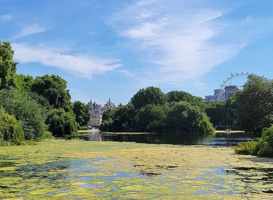 London: Buckingham, Big Ben & Westminster Abbey Tour - Westminster Abbey rewards a guided visit