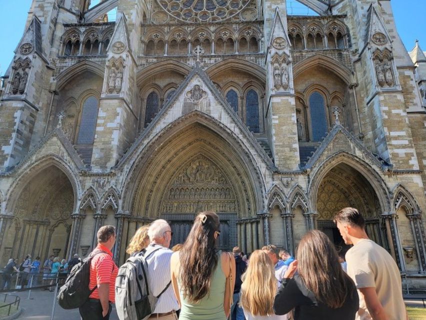 London: Buckingham, Big Ben & Westminster Abbey Tour - Small groups help, but the route is not easy
