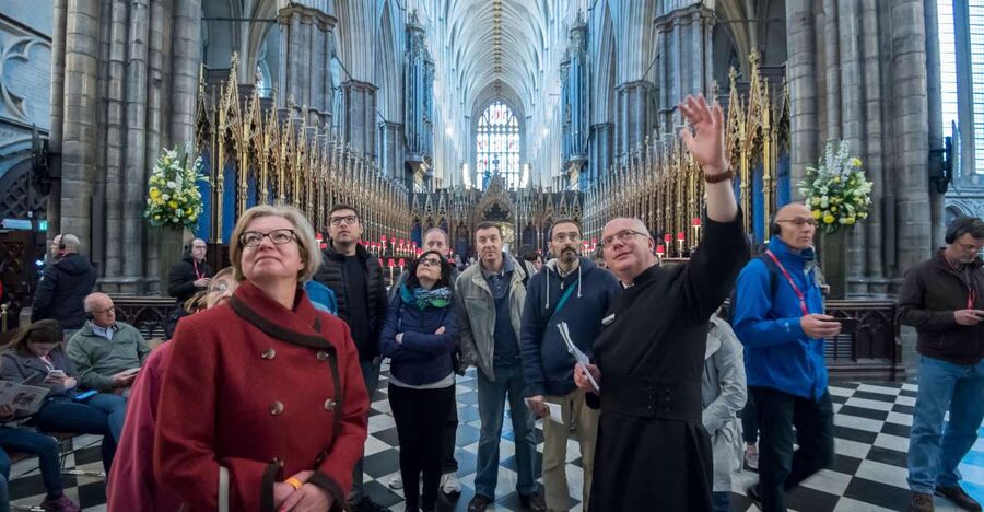 London: Buckingham, Big Ben & Westminster Abbey Tour - The full-day option adds the Tower of London