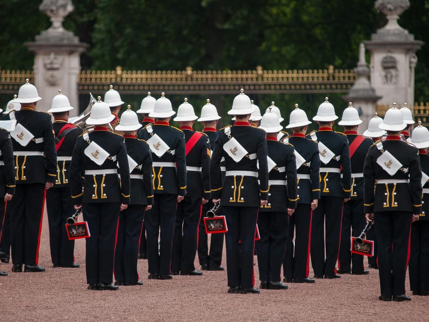 London: Buckingham Palace and Changing of the Guards Tour - The music, uniforms, and military detail