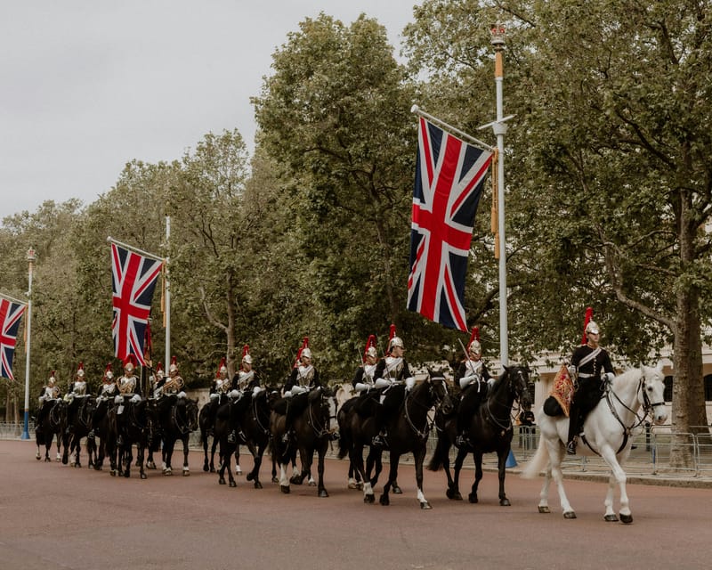 London: Buckingham Palace and Changing of the Guards Tour - Is $23 a good value?