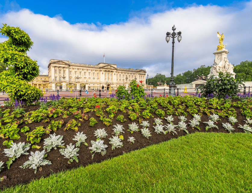 London: Buckingham Palace and Royal London Walking Tour - Should you book the Buckingham Palace royal tour?