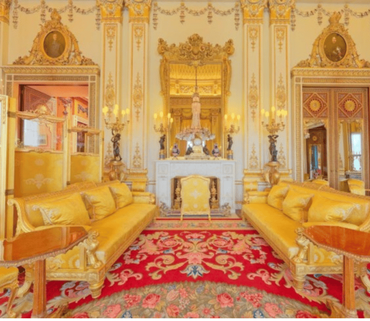 London: Buckingham Palace and Royal London Walking Tour - Buckingham Palace Garden and the lake