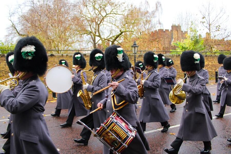 London: Buckingham Palace & Changing of the Guard Experience - The daily Horse Guards ceremony