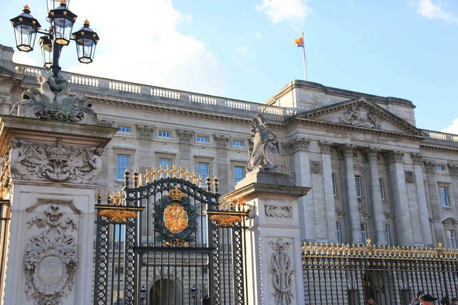 London: Buckingham Palace Entry Ticket & Royal Walking Tour - Key points to know before booking