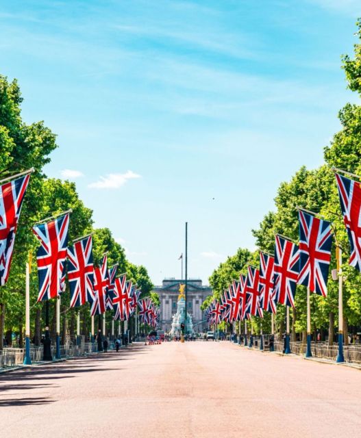 London: Buckingham Palace & Westminster Guided Walking Tour - Trafalgar Square and Nelson’s Column