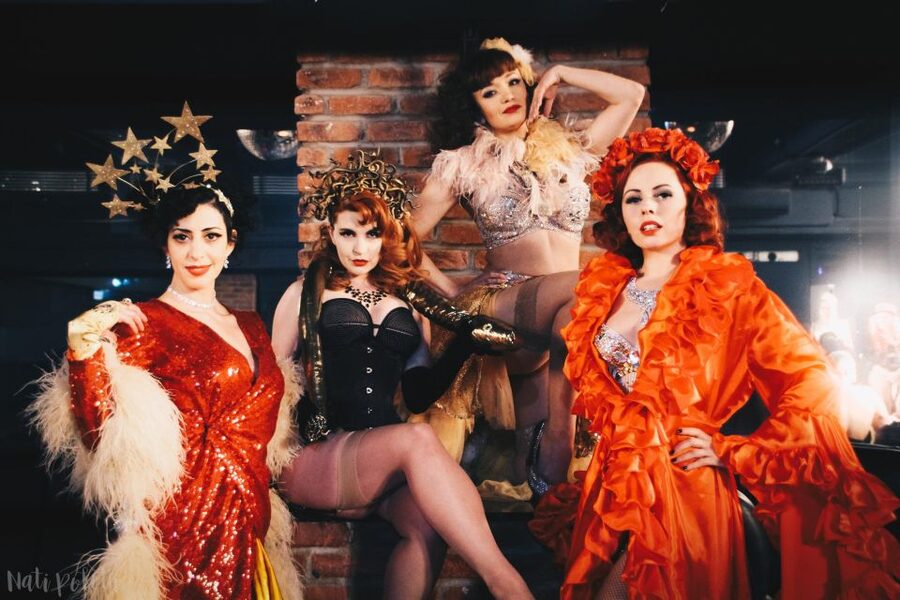 London: Burlesque Cabaret Show in the West End - A practical evening plan