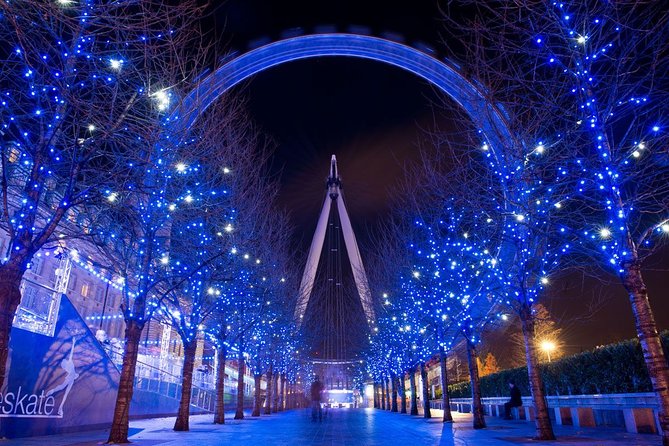 London by Night Bus Tour with Christmas Lights and Live Guide - Trafalgar Square and London’s Norwegian Christmas tree
