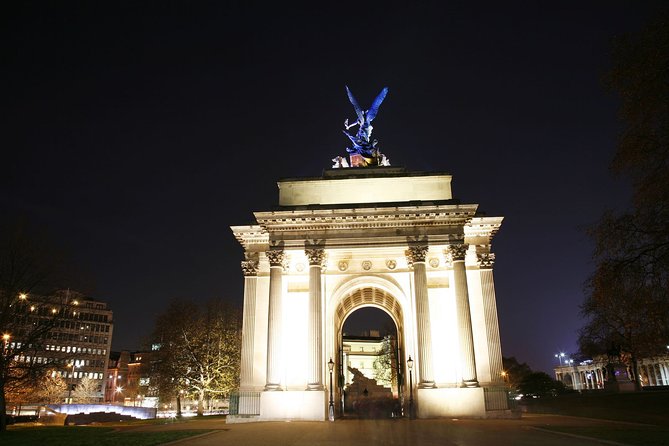 London by Night Bus Tour with Christmas Lights and Live Guide - Big Ben and the return to the London Eye