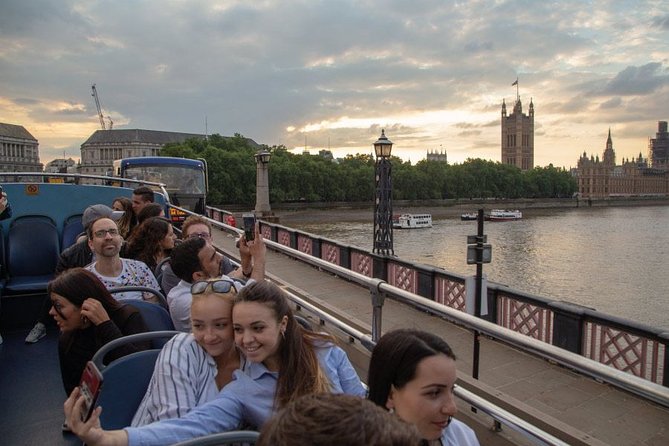 London by Night Sightseeing Open Top Bus Tour with Live Guide - Choosing between the London Eye and Green Park