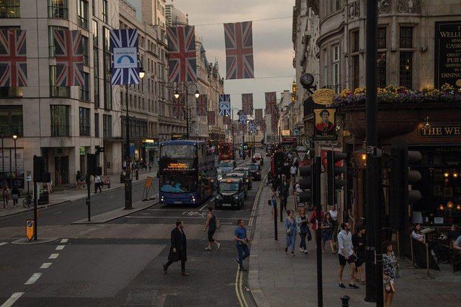 London by Night Sightseeing Open Top Bus Tour with Live Guide - Trafalgar Square and Piccadilly