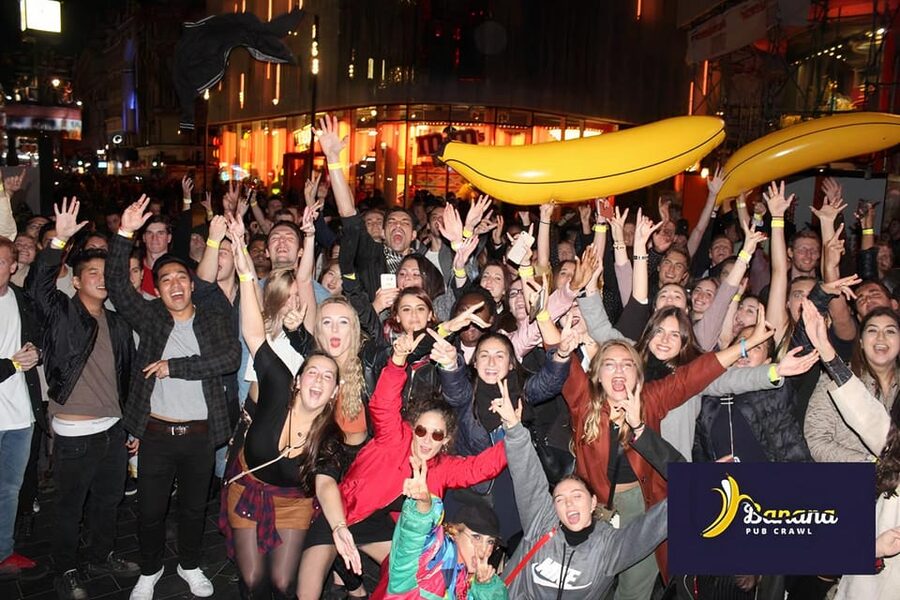 London : Central London Bar Crawl with discounts on drinks - Starting with a banana at Piccadilly Circus