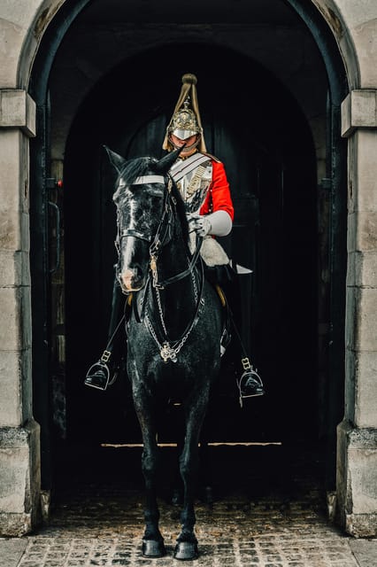 London: Changing of the Guard Experience and Landmarks Tour - Parliament Square, Westminster Abbey, and Big Ben