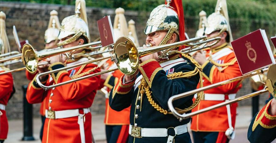 London: Changing of The Guard Tour - Buckingham Palace: the finish, not the only event