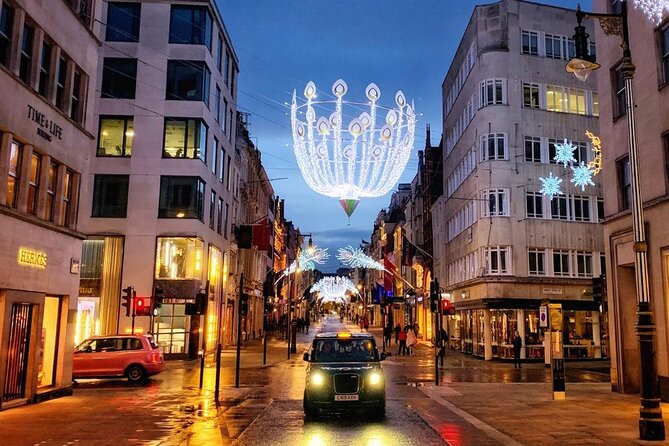 London Christmas Lights Guided Tour by Cab - Oxford Street and Regent Street: London’s brightest shopping core