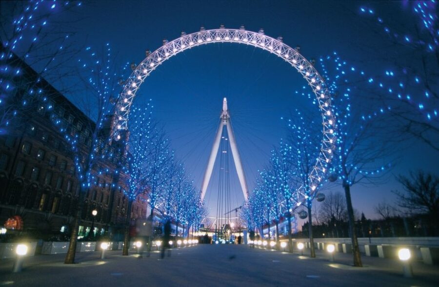 London: Christmas Lights Nighttime Bus Tour with Live Guide - Value at $40.41 per person