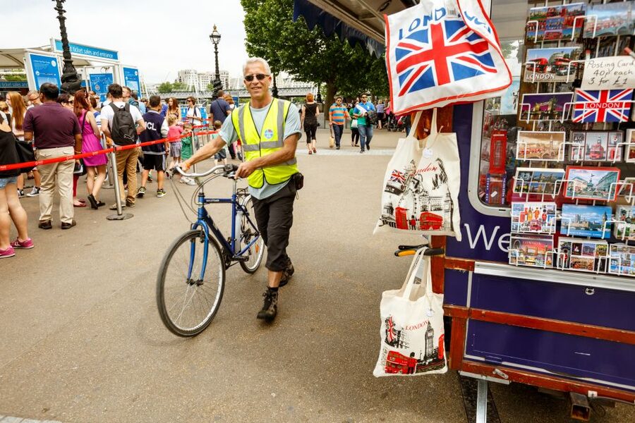 London: Classic Gold 3.5-Hour Bike Tour - Big Ben, Westminster, and Lambeth Bridge