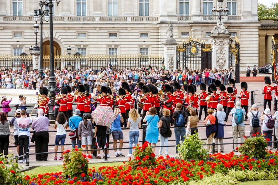 London: Classic Gold 3.5-Hour Bike Tour - The guides shape the experience