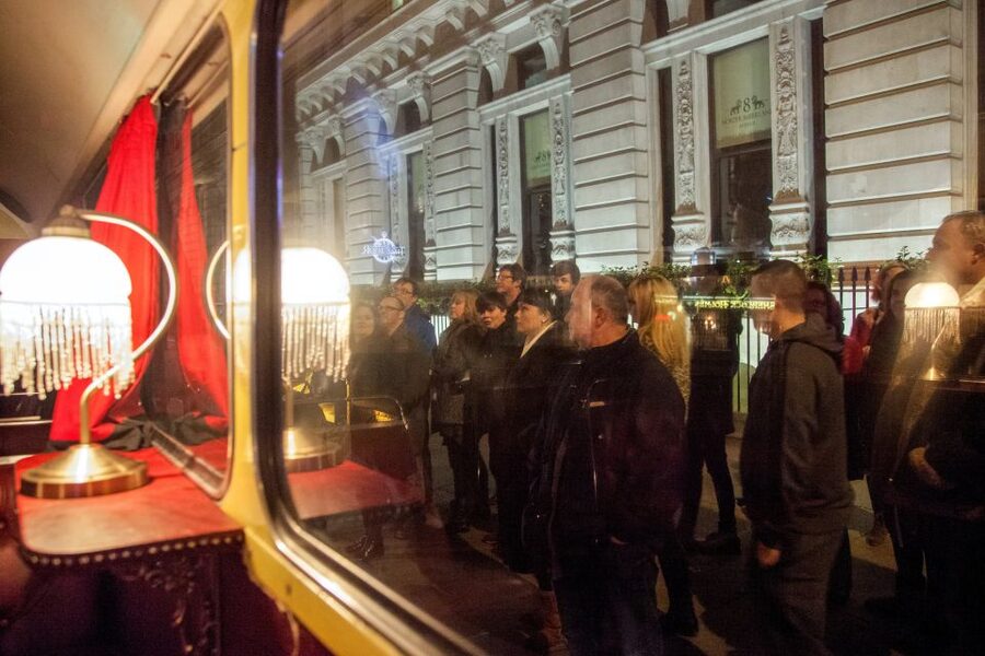 London: Comedy Horror Ghost Tour on a Bus - Westminster Abbey, Big Ben, and London after dark