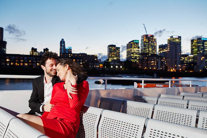 London Dinner Cruise on the Thames River - Shakespeare’s Globe and the south-bank view