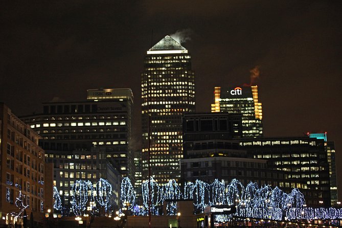 London Dinner Cruise on the Thames River - Canary Wharf and the Thames Flood Barrier