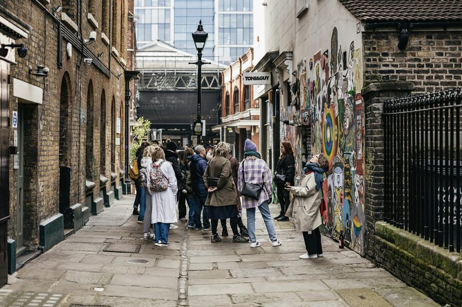 London: East End Street Art Tour and Spray Painting Workshop - Who should book this experience?