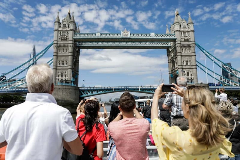 London: Fully Flexible River Thames Sightseeing Pass - The live commentary can make or break the ride