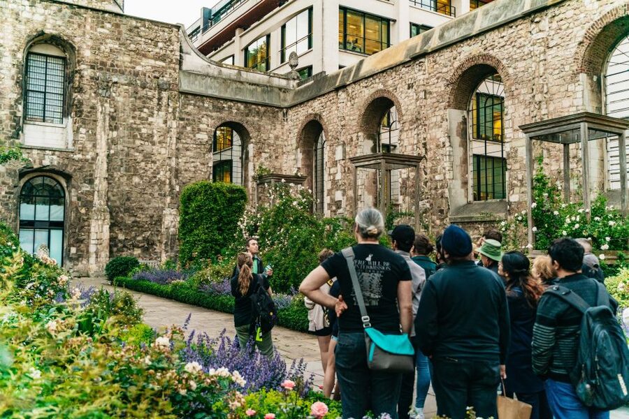 London: Ghastly Ghosts 2-Hour Walking Tour - The Royal Exchange and the ghosts of commerce