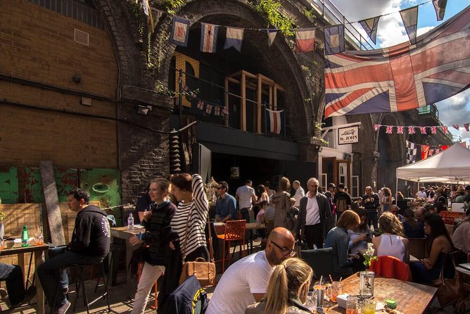 London Gin Safari: A Spirited, Juniper-Fuelled Jaunt - What the bicycle adds to the afternoon