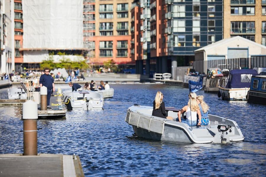 London: GoBoat Rental for Regent's Canal & Paddington Basin - Taking the wheel on Regent’s Canal