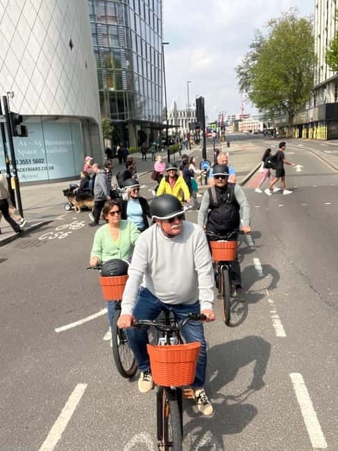 London: Guided E-bike Tour - What makes the guides valuable