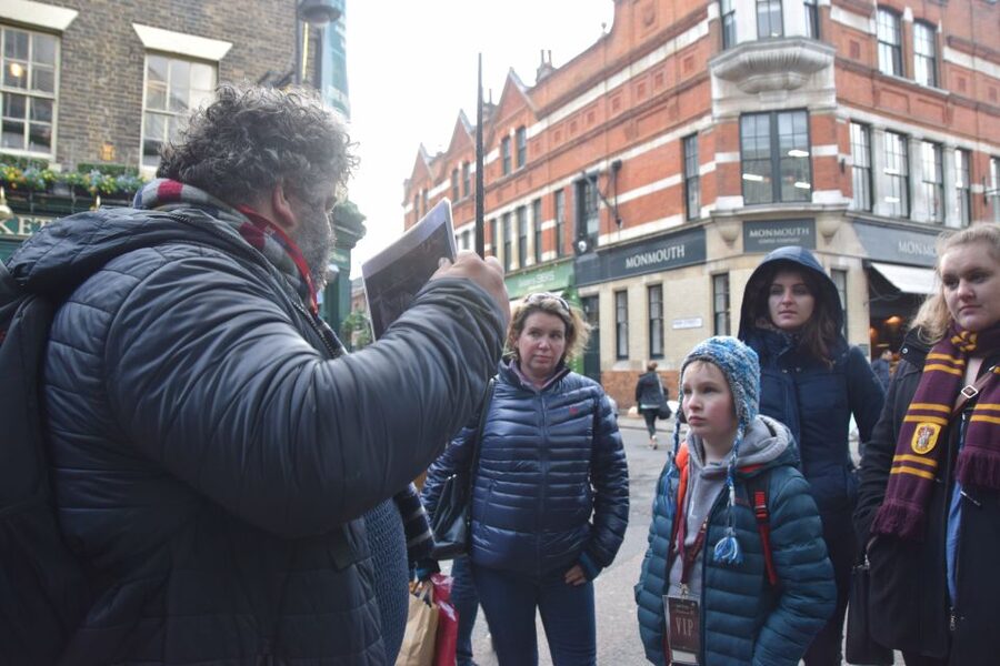 London: Guided Harry Potter Coach Tour of Locations - Why the film clips add real value