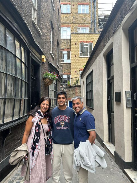 London: Guided Harry Potter Tour - Cecil Court, the real-world doorway to Diagon Alley