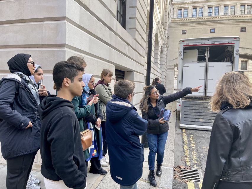 London: Guided Harry Potter Tour - Trafalgar Square and the world-premiere connection