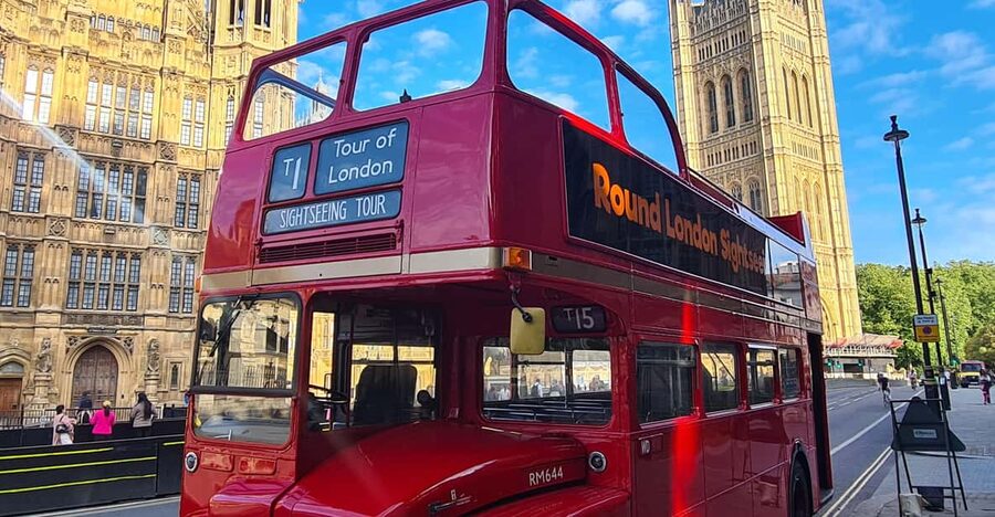 London: Guided Sightseeing Tour on a Vintage Open-Top Bus - What this Routemaster tour does best
