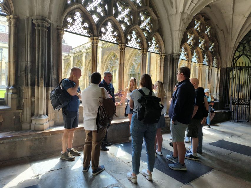 London: Guided Westminster Abbey Tour and Refreshments - Entering through the cloisters and Dean’s Yard