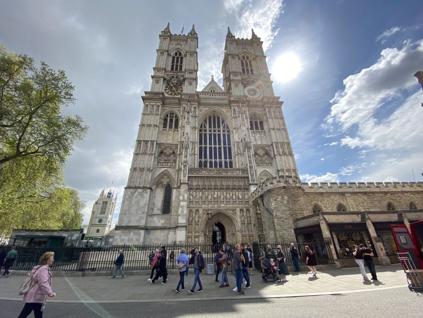 London: Guided Westminster Abbey Tour and Refreshments - What the $107 price really buys you