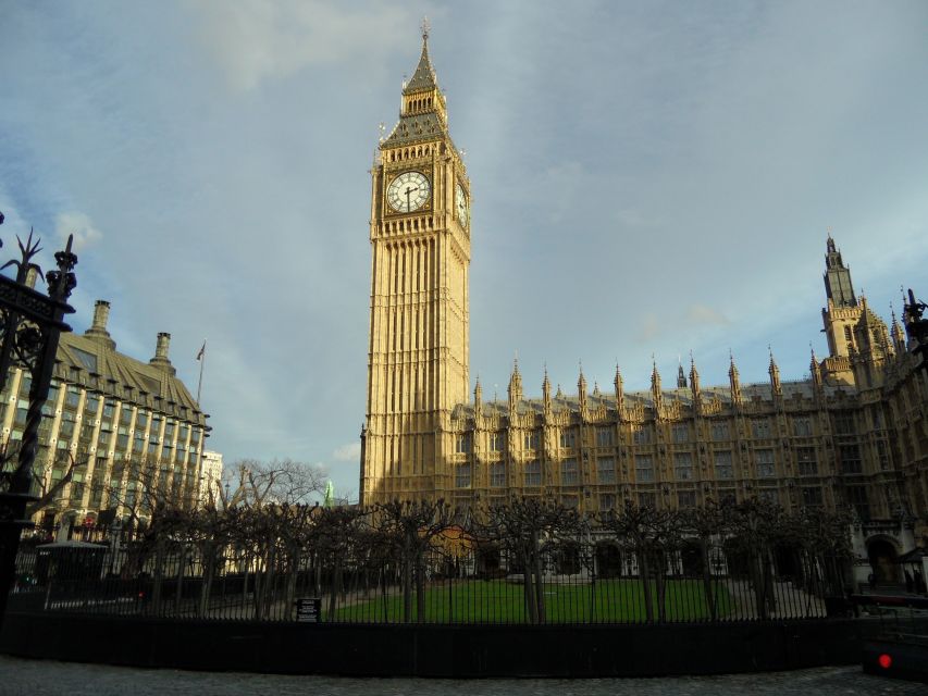 London: Harry Potter 3-Hour Private Walking Tour - The Leaky Cauldron and Diagon Alley