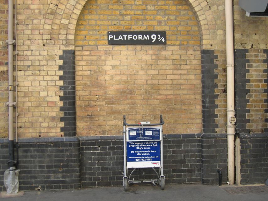 London: Harry Potter 3-Hour Private Walking Tour - What the $337 private group price really means