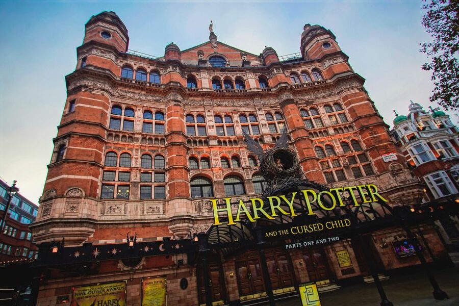 London: Harry Potter Movies Walking Tour (Kids Go Free) - The Palace Theatre and House of Spells