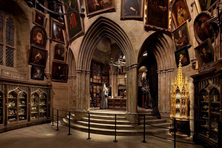 London: Harry Potter Studio Tour and Oxford Day Trip - Diagon Alley, Forbidden Forest, and the Hogwarts model