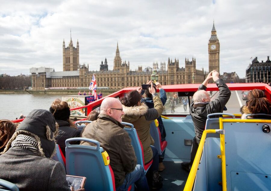 London: Harry Potter Walk, Hop-on Hop-off Bus Tour & Cruise - Turning the walk into a full London day