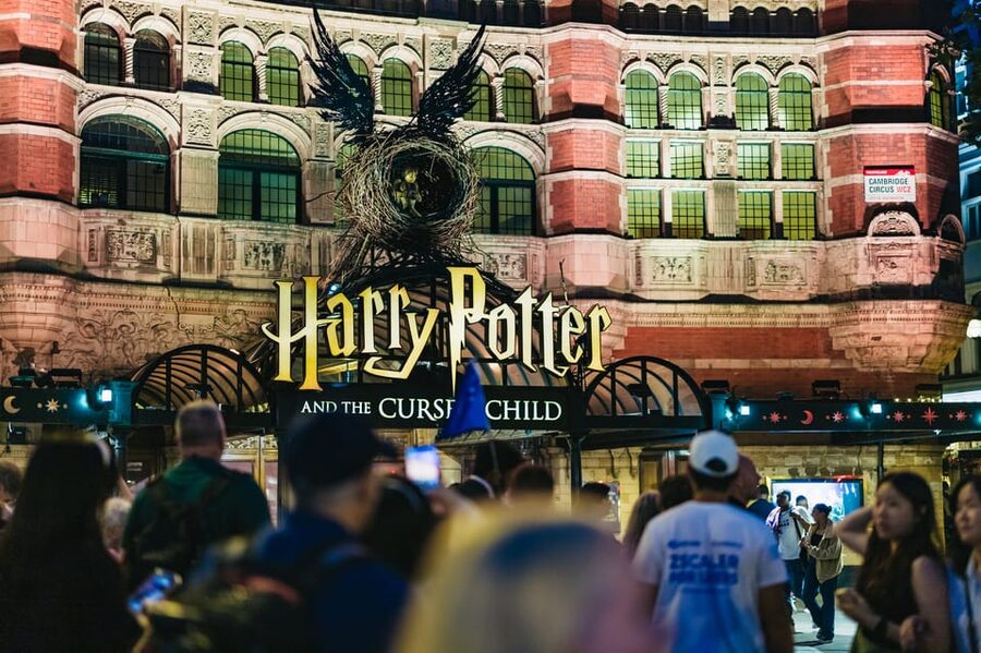 London: Harry Potter Walking Tour in German - Whitehall, Scotland Yard, and the world of Muggles